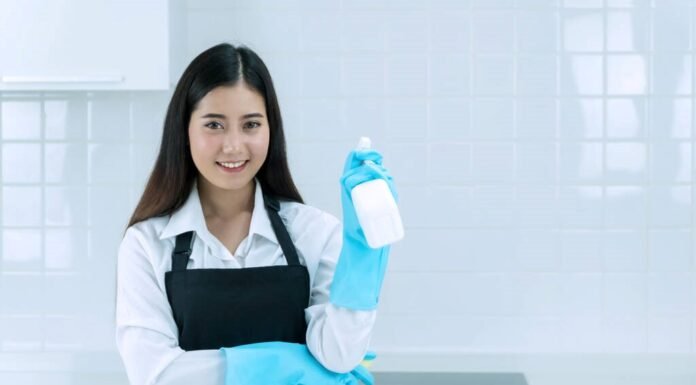 Best Bathroom Tiles Cleaners for a Sparkling Shine bathroom tiles cleaner liquid_0