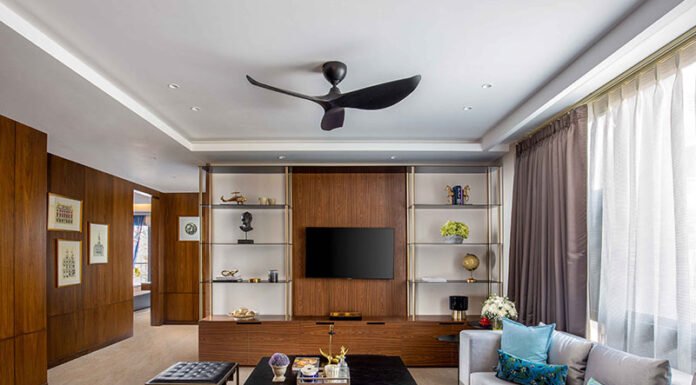 10 Wall Showcase Designs for Hall