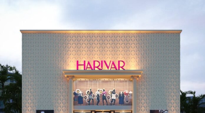 12 Outdoor Lighting Ideas for Shop to Attract Customers