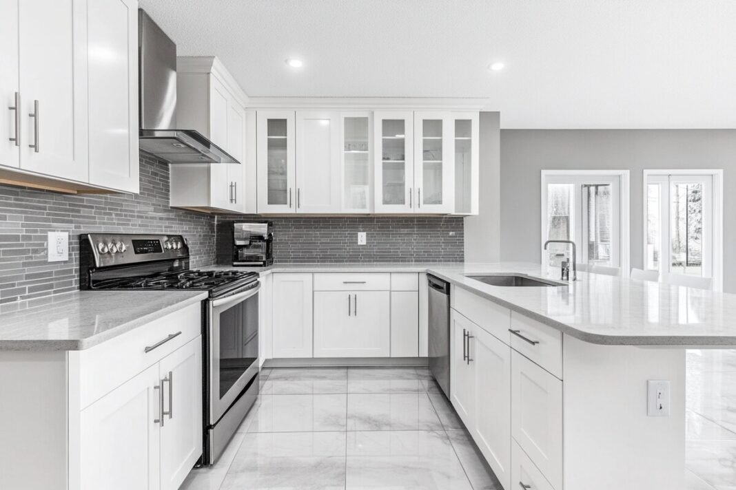 10 U Shaped Modern Modular Kitchen Design Inspirations - WowInteriorIdeas